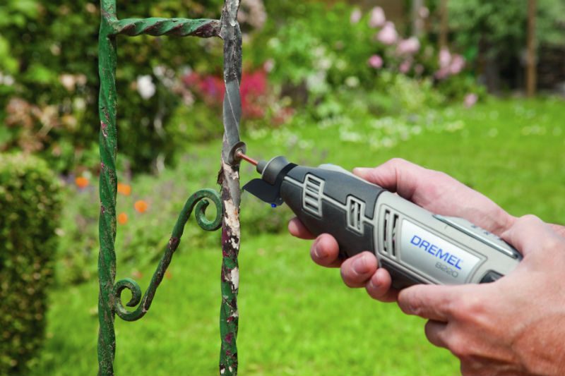 Nowy akumulatorowy Dremel 8220