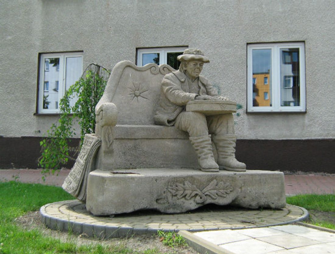 Pomnik sitarza w Biłgoraju. Fot. Rafał Pawłowski, domena publiczna, via Wikimedia Commons 