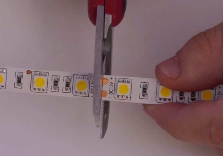 Cięcie i łączenie taśm LED