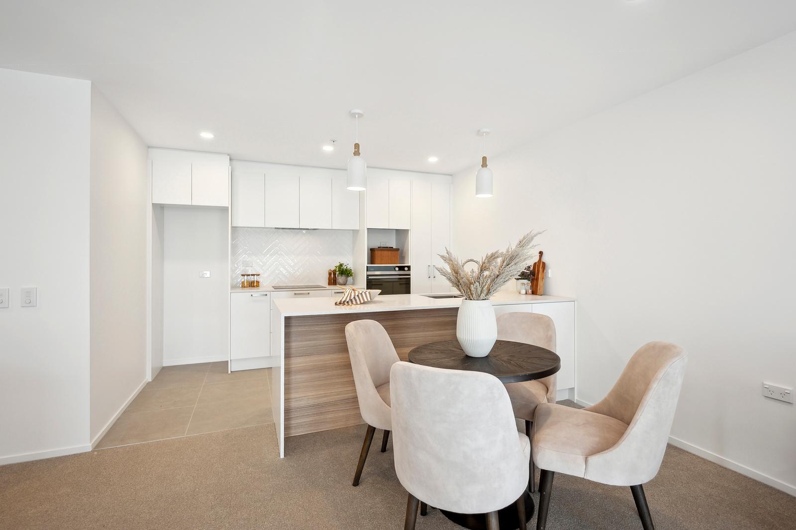 Kitchen & dining