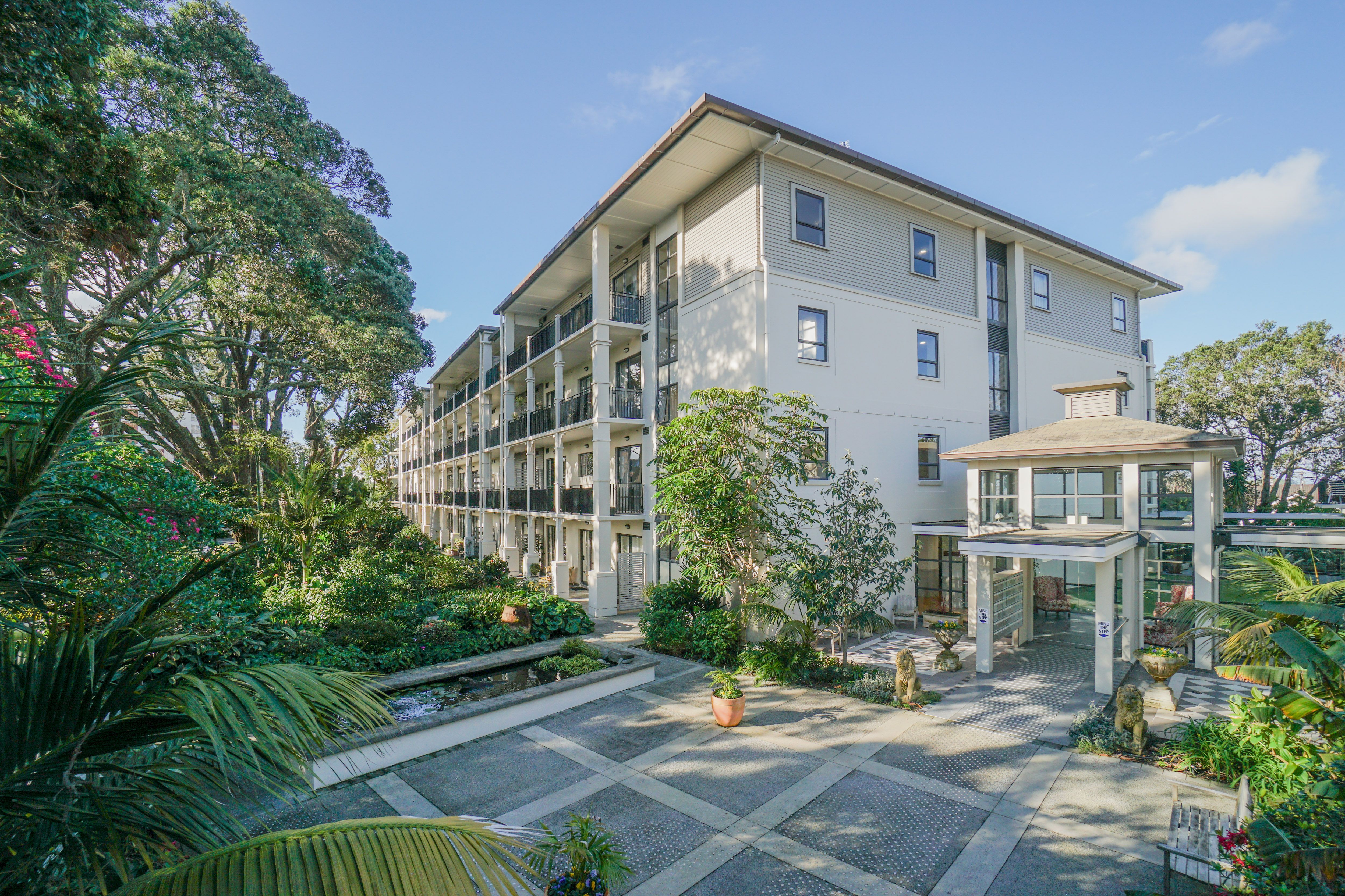 7 Saint Vincent exterior apartments