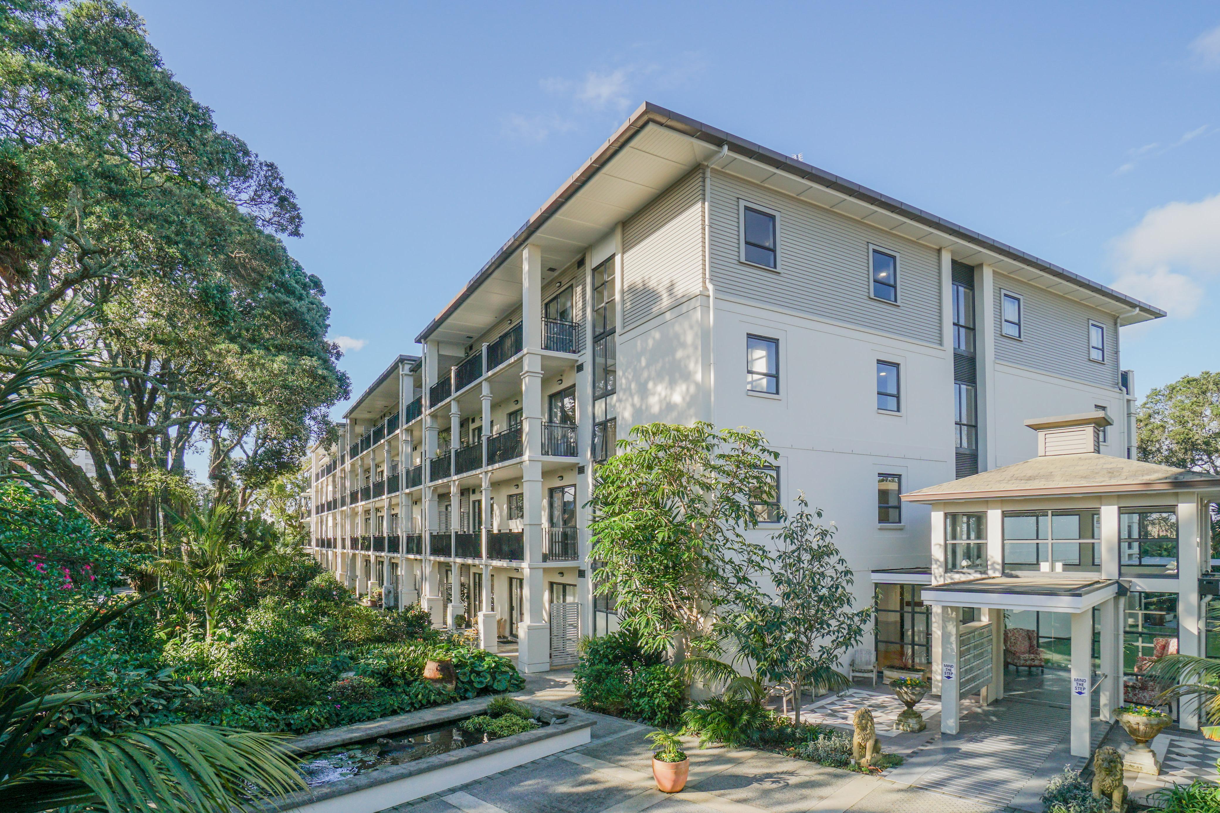 7 Saint Vincent exterior apartments
