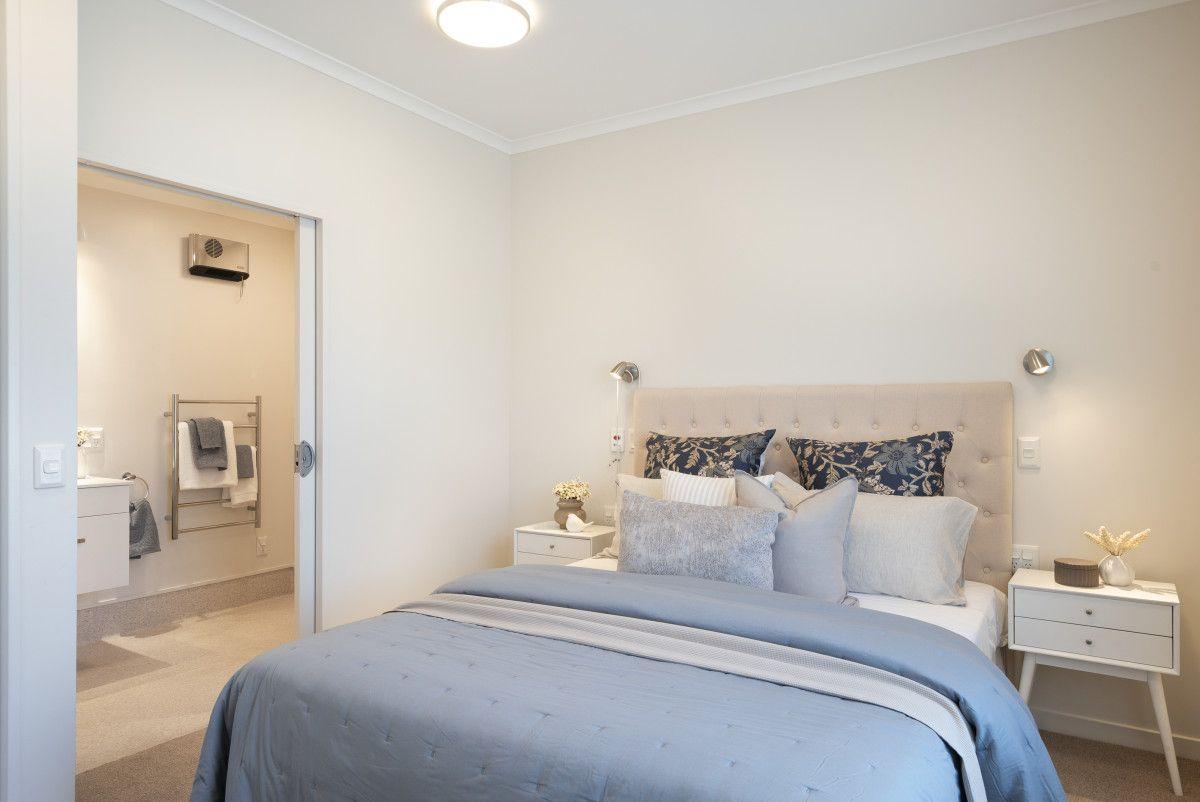 Bedroom & bathroom