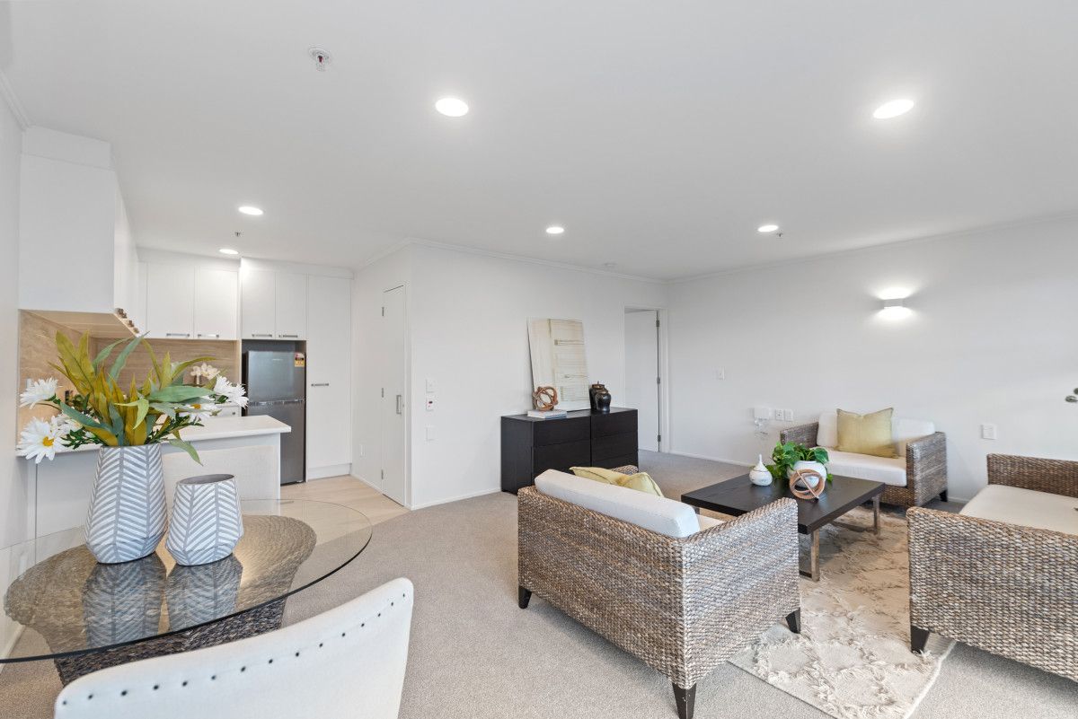 Dining/Lounge