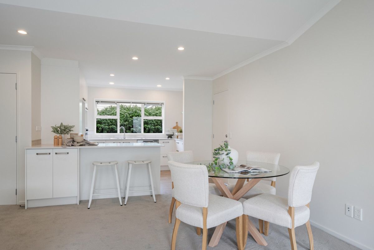 Dining/kitchen