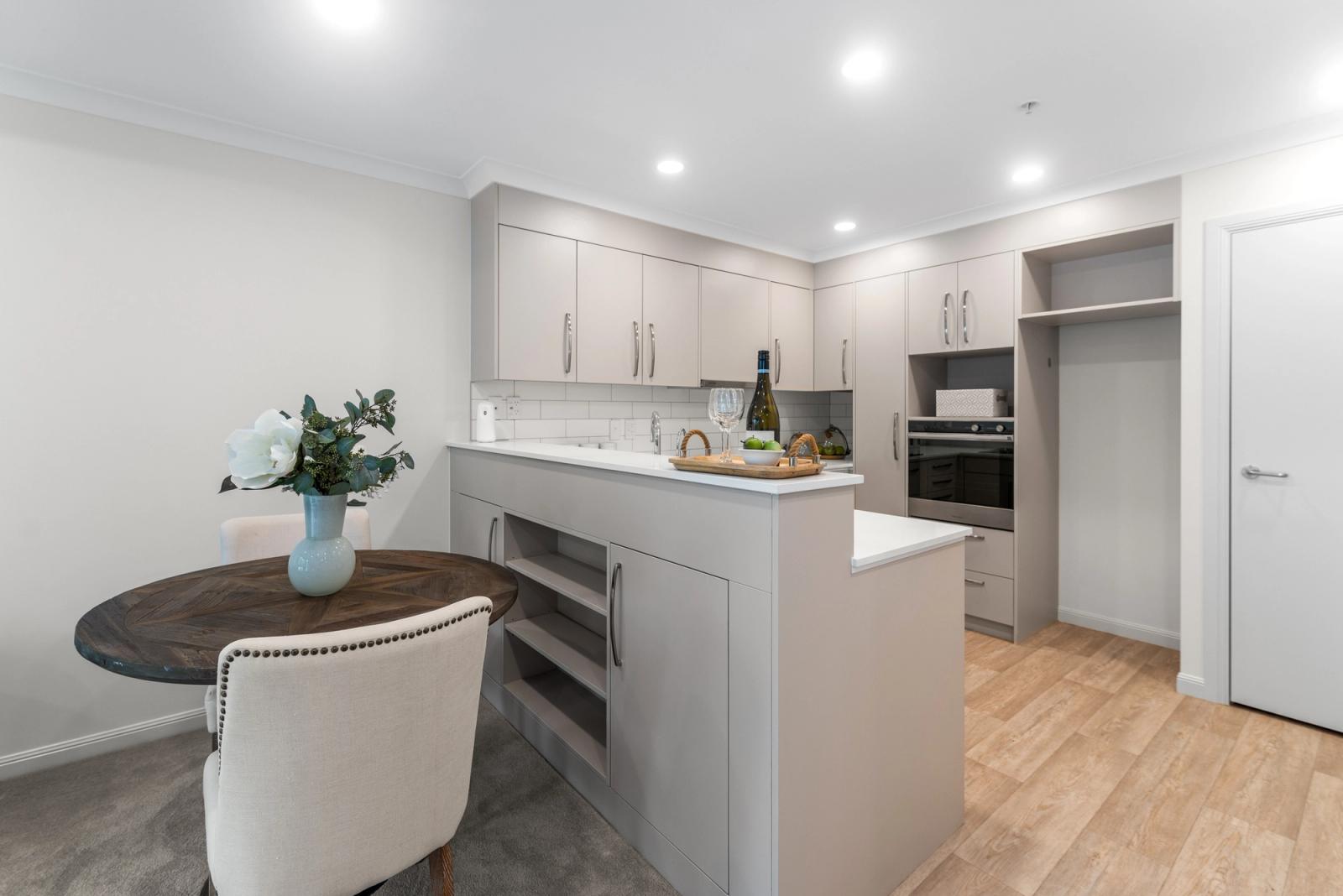 Kitchen & dining