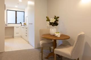 Kitchen & Dining