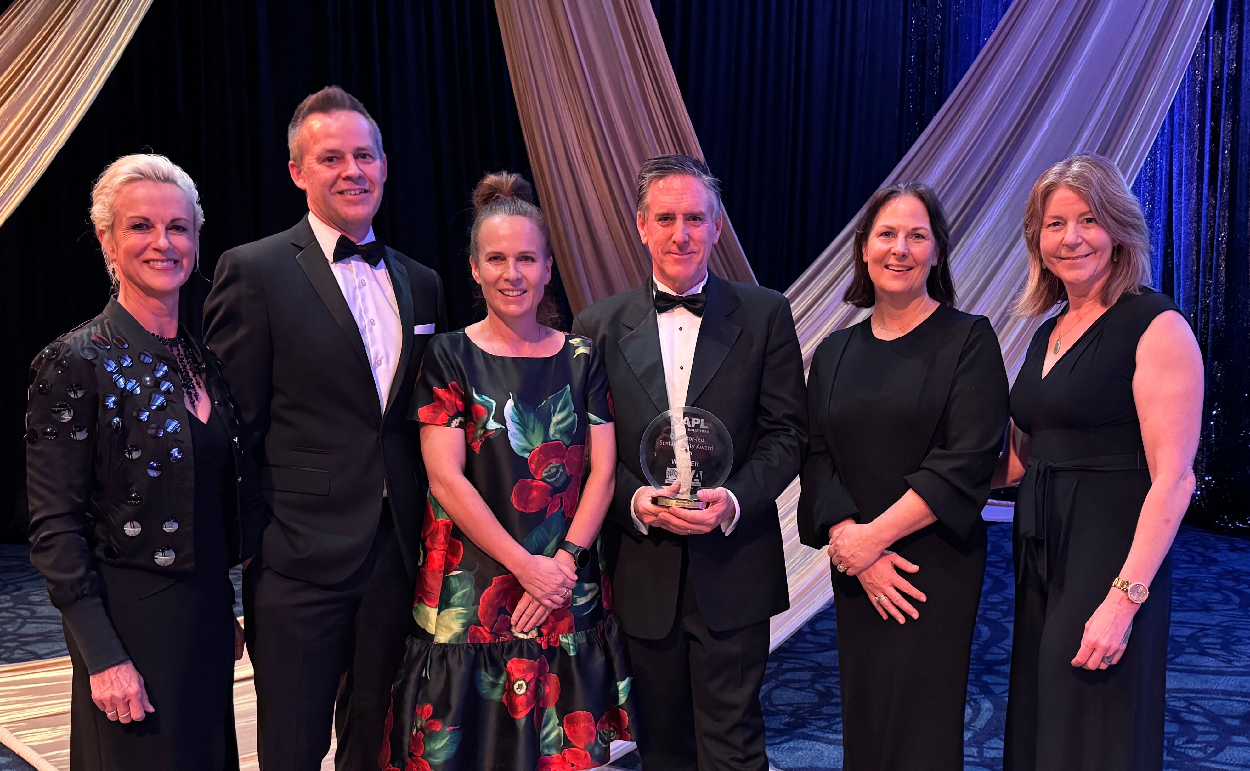 Metlifecare representatives receive the Award