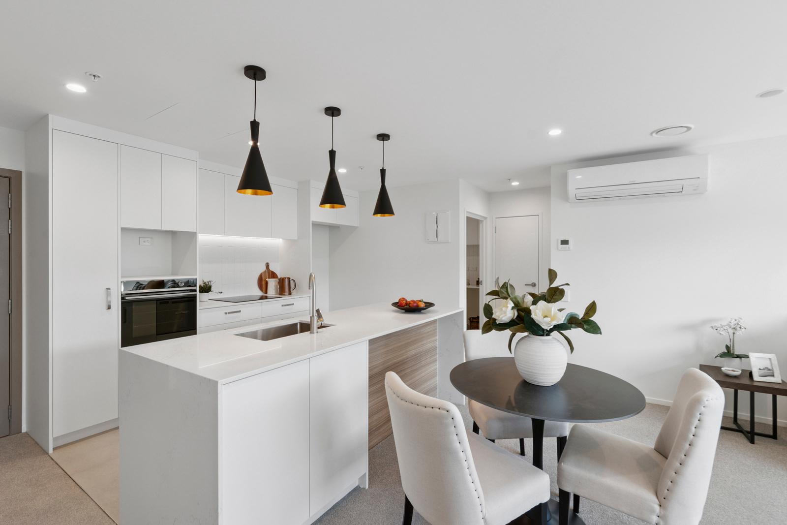 Dining & kitchen - brand-new