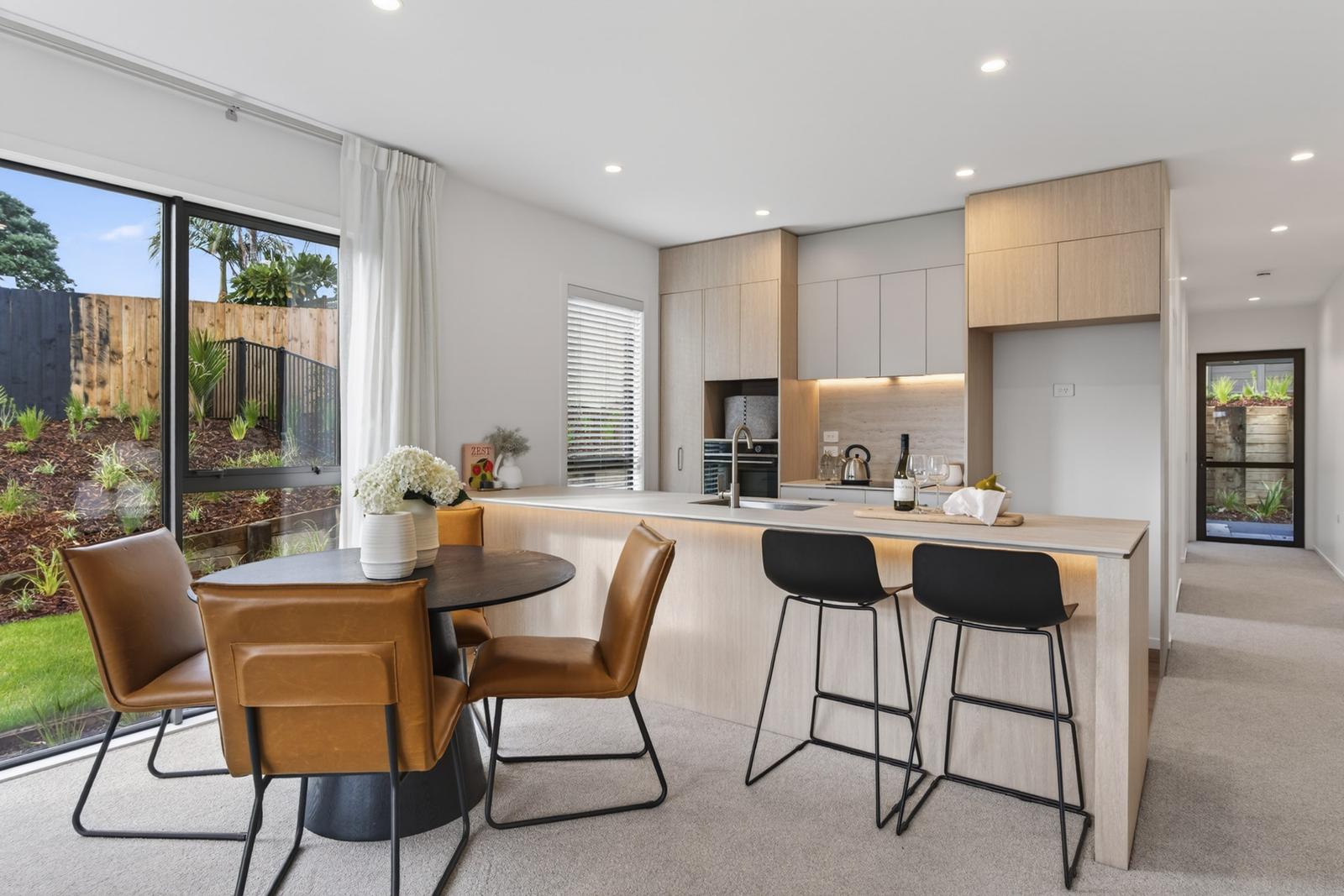 Kitchen & Dining