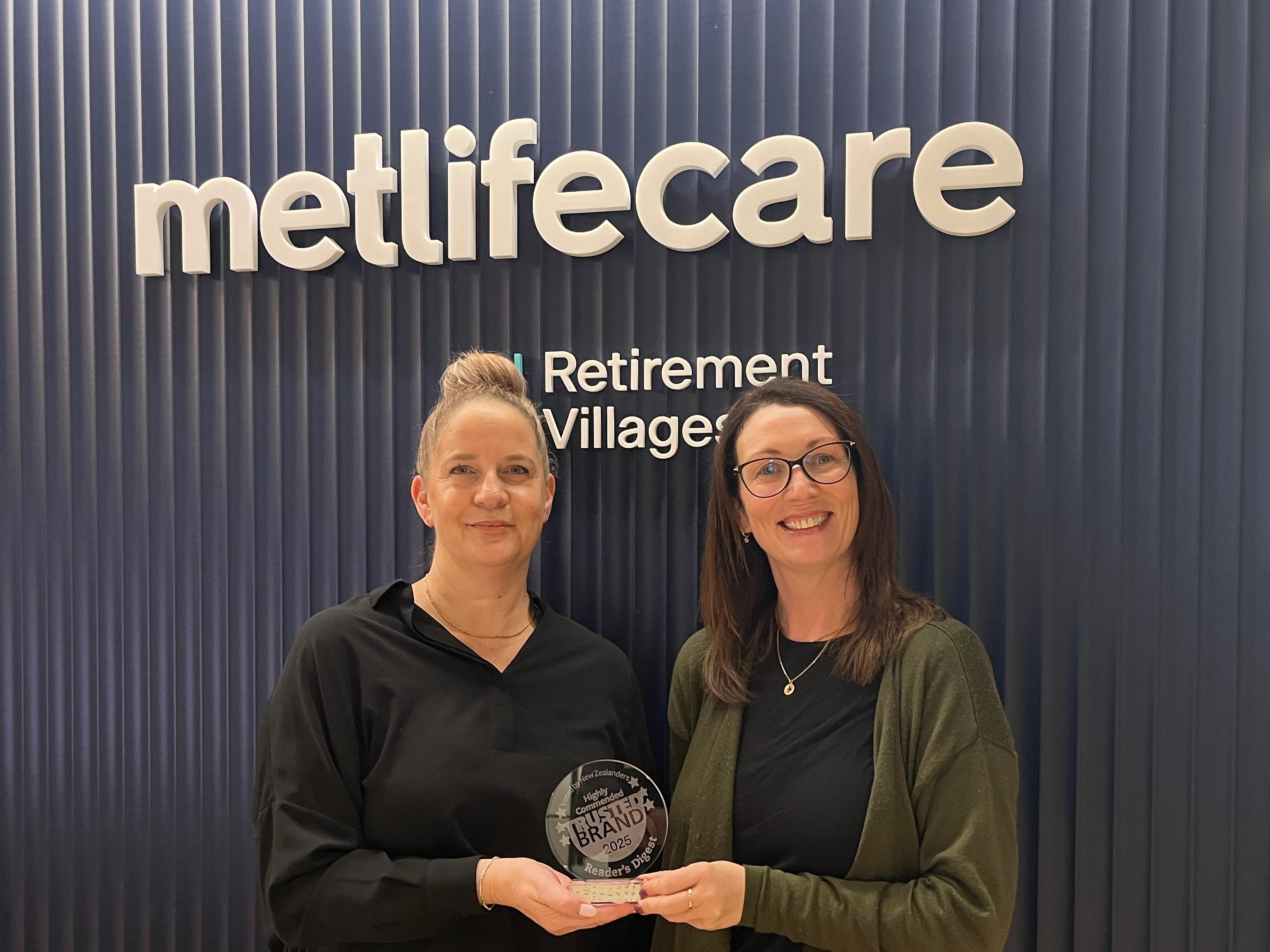 Amanda Marris and Kate Drury accepted the Award on behalf of Metlifecare