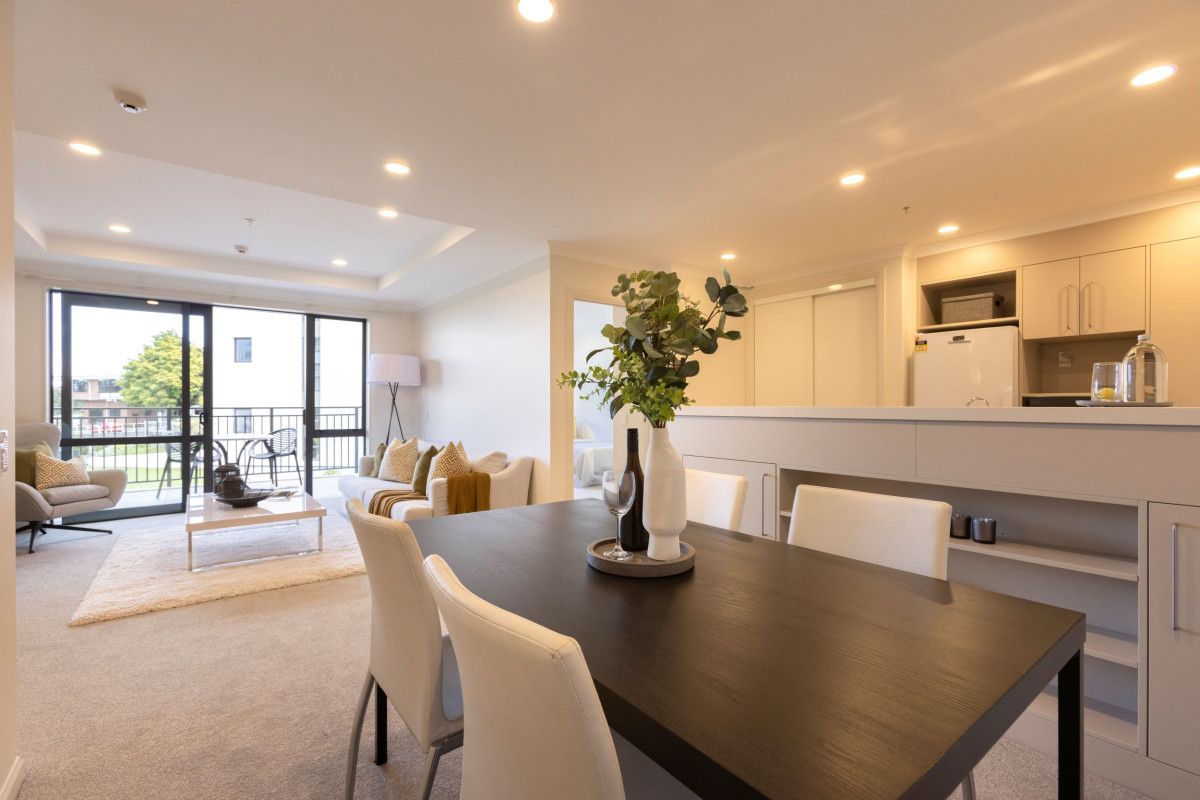 Dining/Lounge
