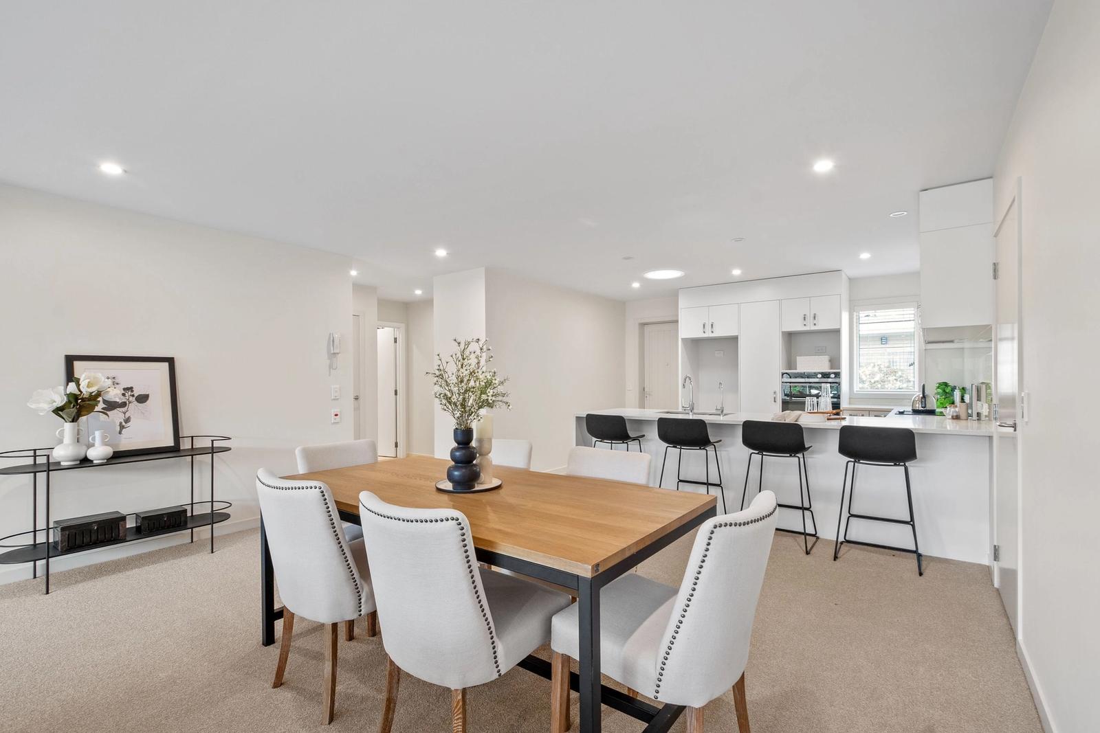 Dining & kitchen