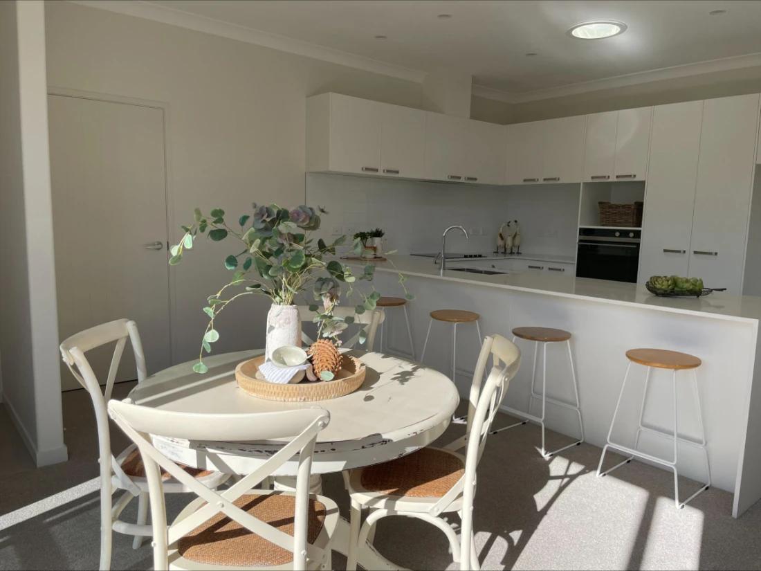 Kitchen & dining
