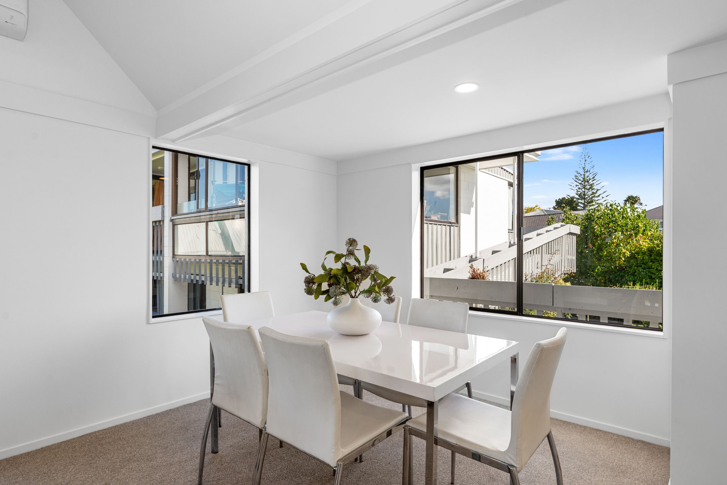 Dining/Kitchen