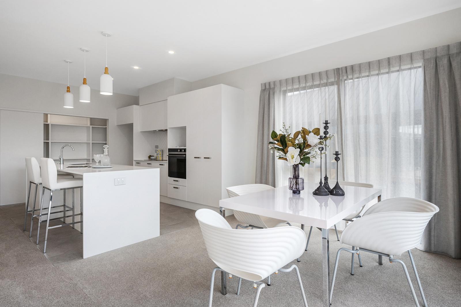 Kitchen & dining