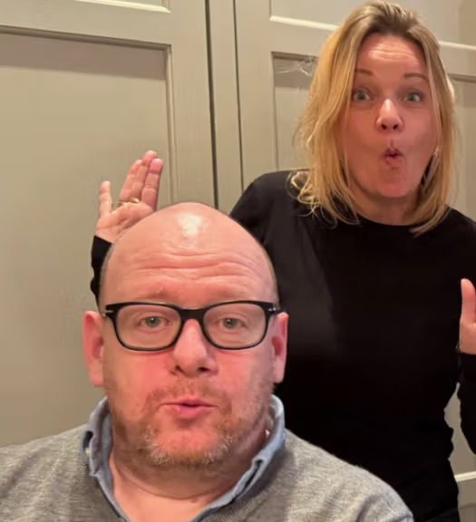 Værterne Julie Ralund og Thomas Klinkby