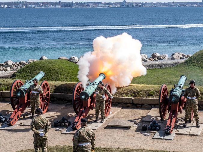 Kongelige kanonsalutter