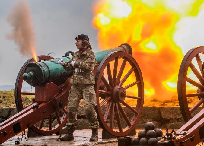 Kongelige kanonsalutter