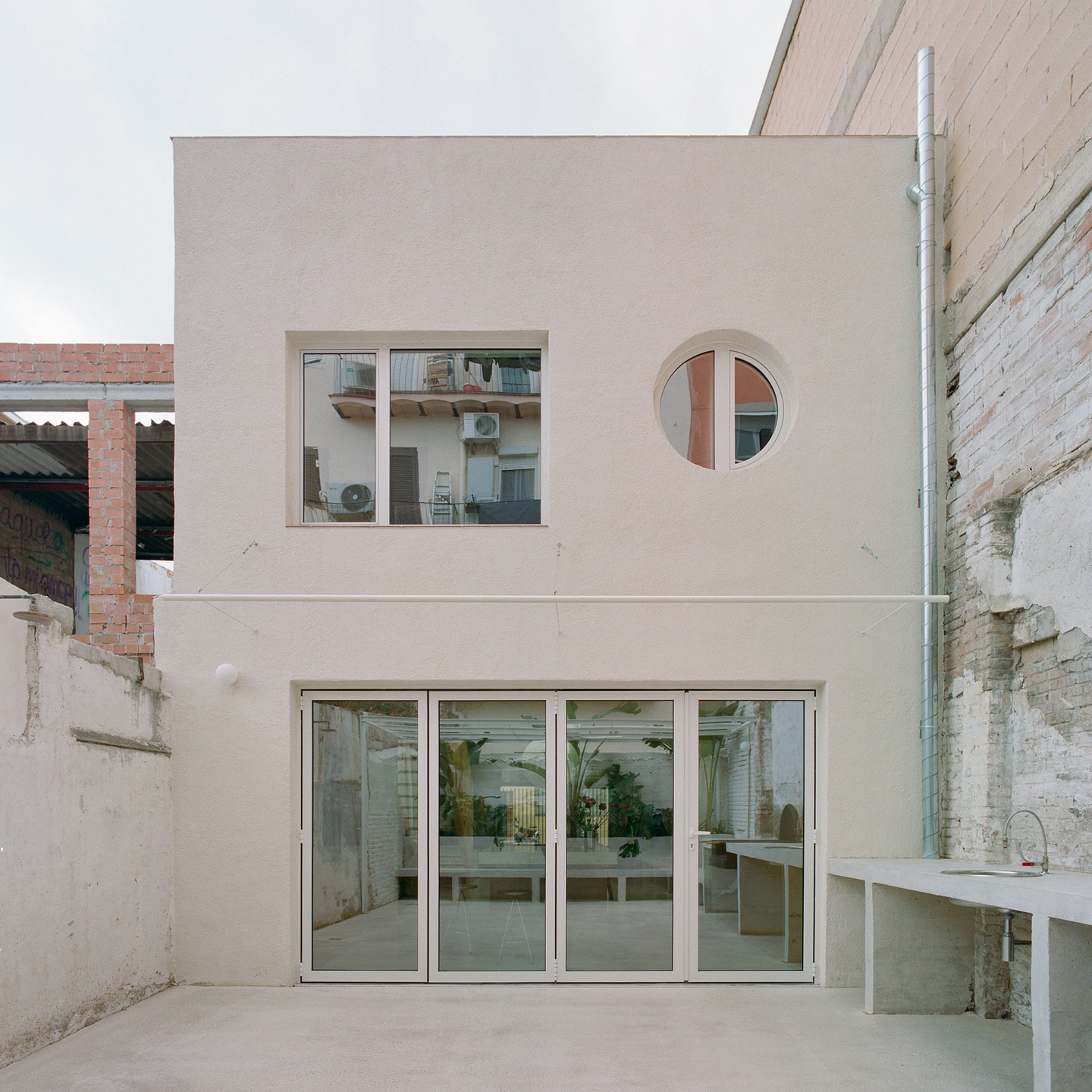 Villa V