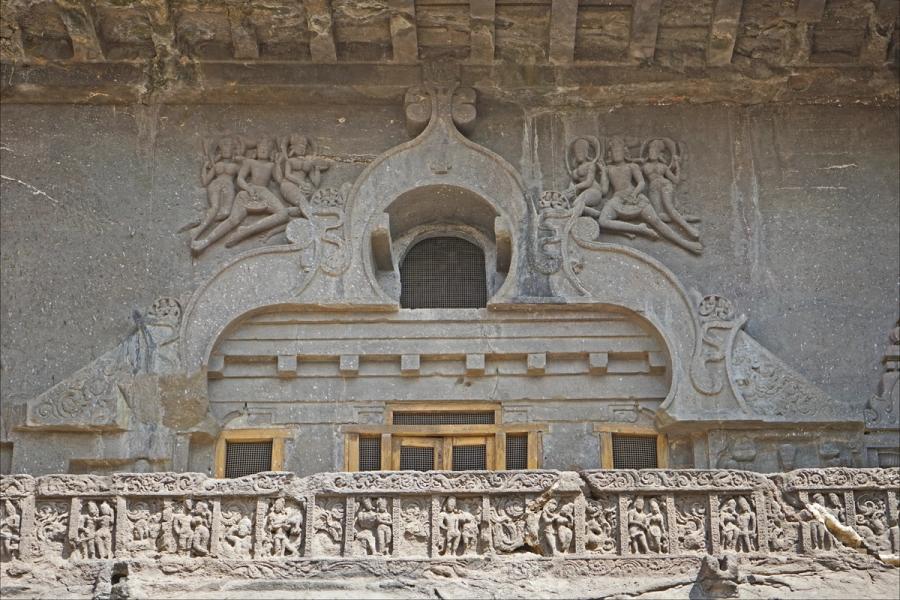 Vishvakarma — 1 façade du Chaitya Griha Vishvakarma Cave 10 Ellora India