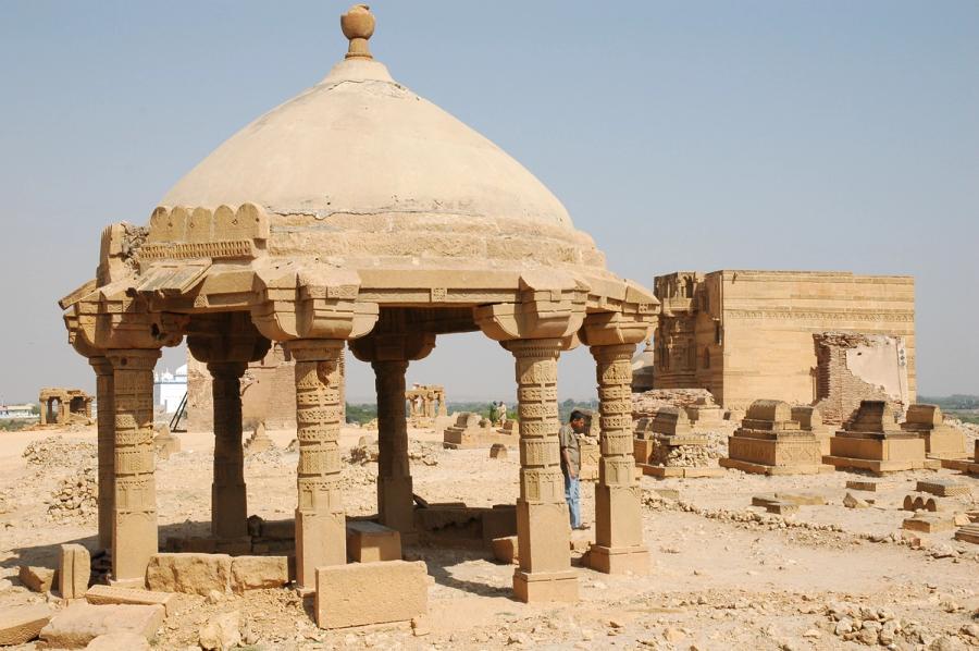 Jam Nizamuddin tomb Makli — Samma dynasty