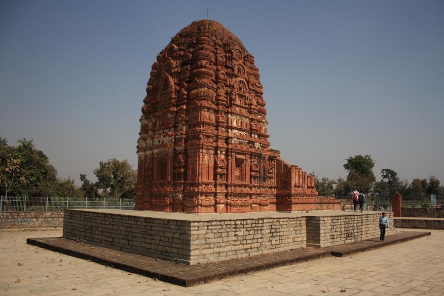 Sirpur Laxman temple — Pāṇḍuvaṃśins of Dakṣiṇa Kosala