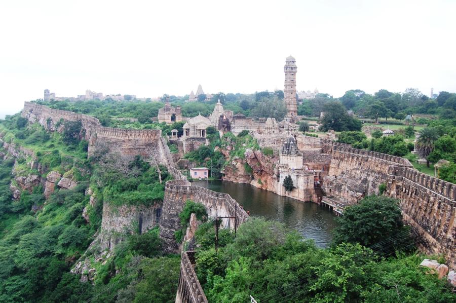 Chittorgarh Fort — Guhilas of Medapāṭa