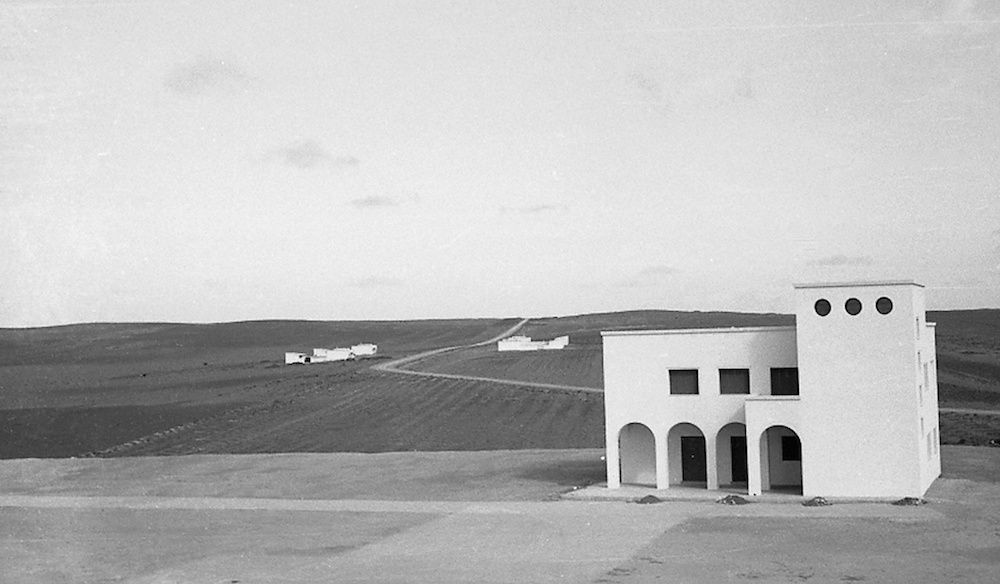 Speeches Punctuated with Resounding Slaps