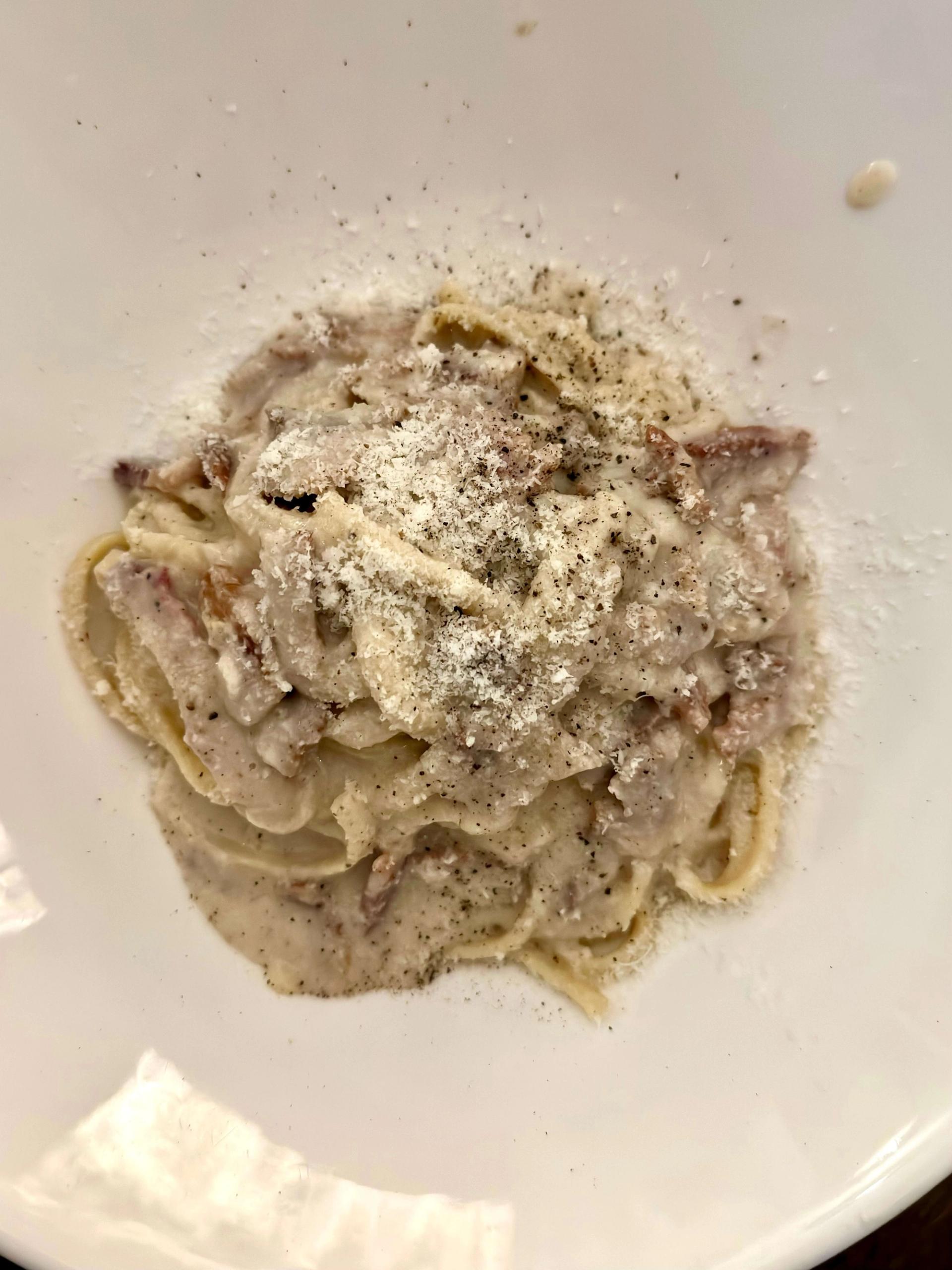 Pasta alla Gricia di Osteria del Sesto di Parigi Pasta alla Gricia di Osteria del Sesto di Parigi