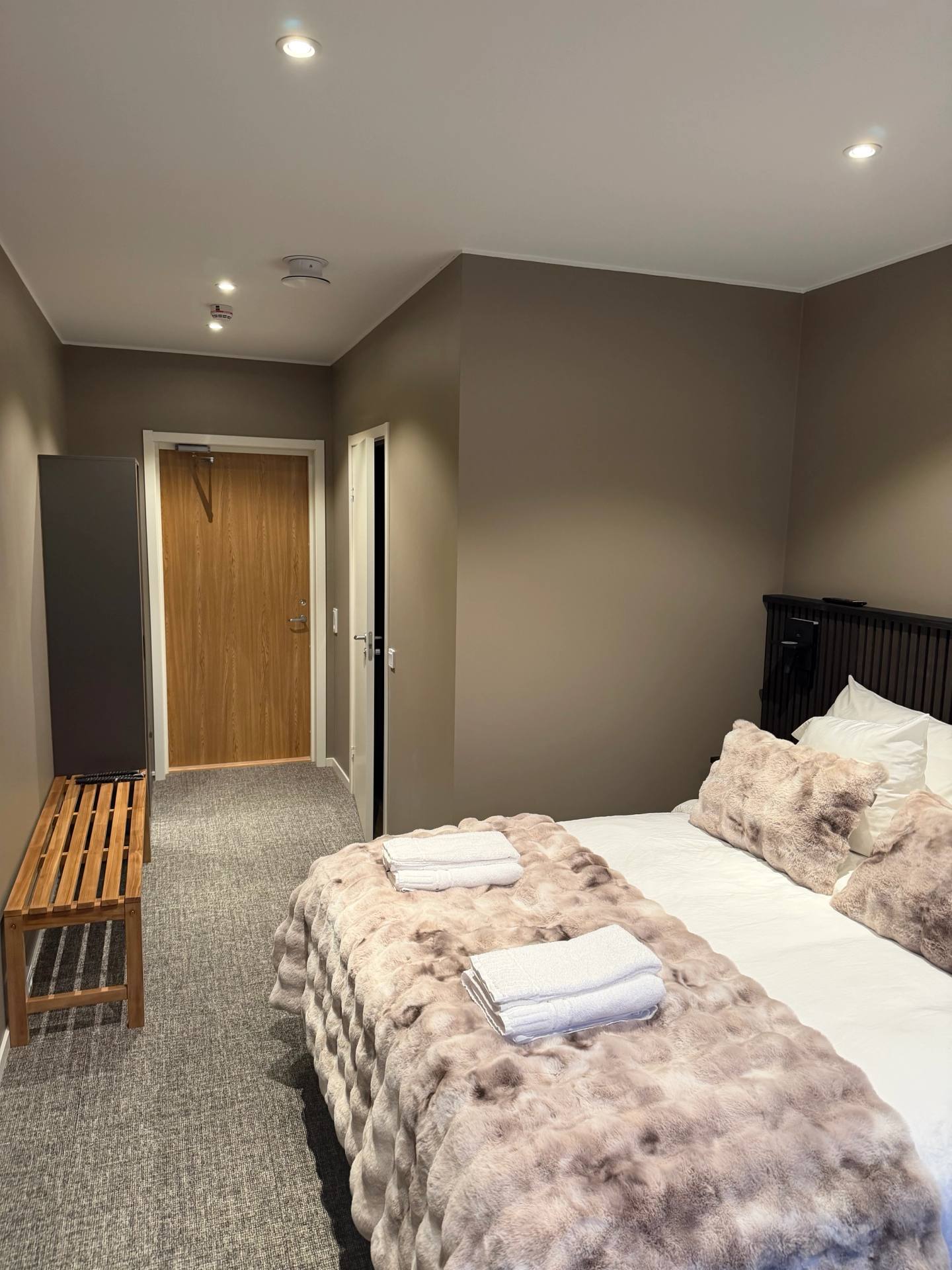 Room image 3