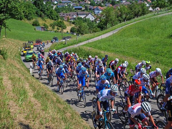 Vuelta Sprint Dominance and Cycling's Human Stories Drive Industry Buzz