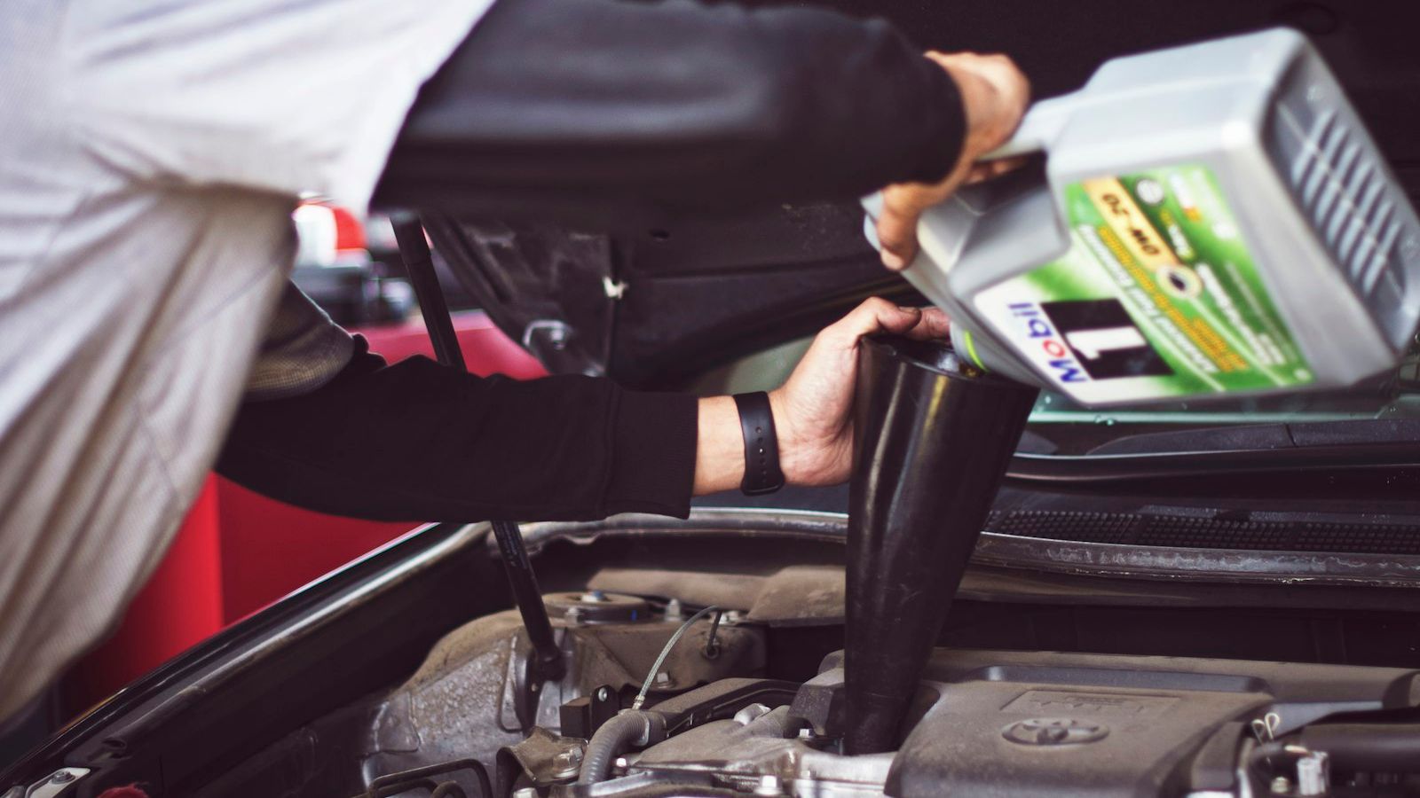 Personal vs Commercial Auto Insurance: When You Need Both (and Why Your Personal Policy Won't Pay)