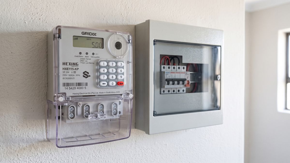 gridix box on wall