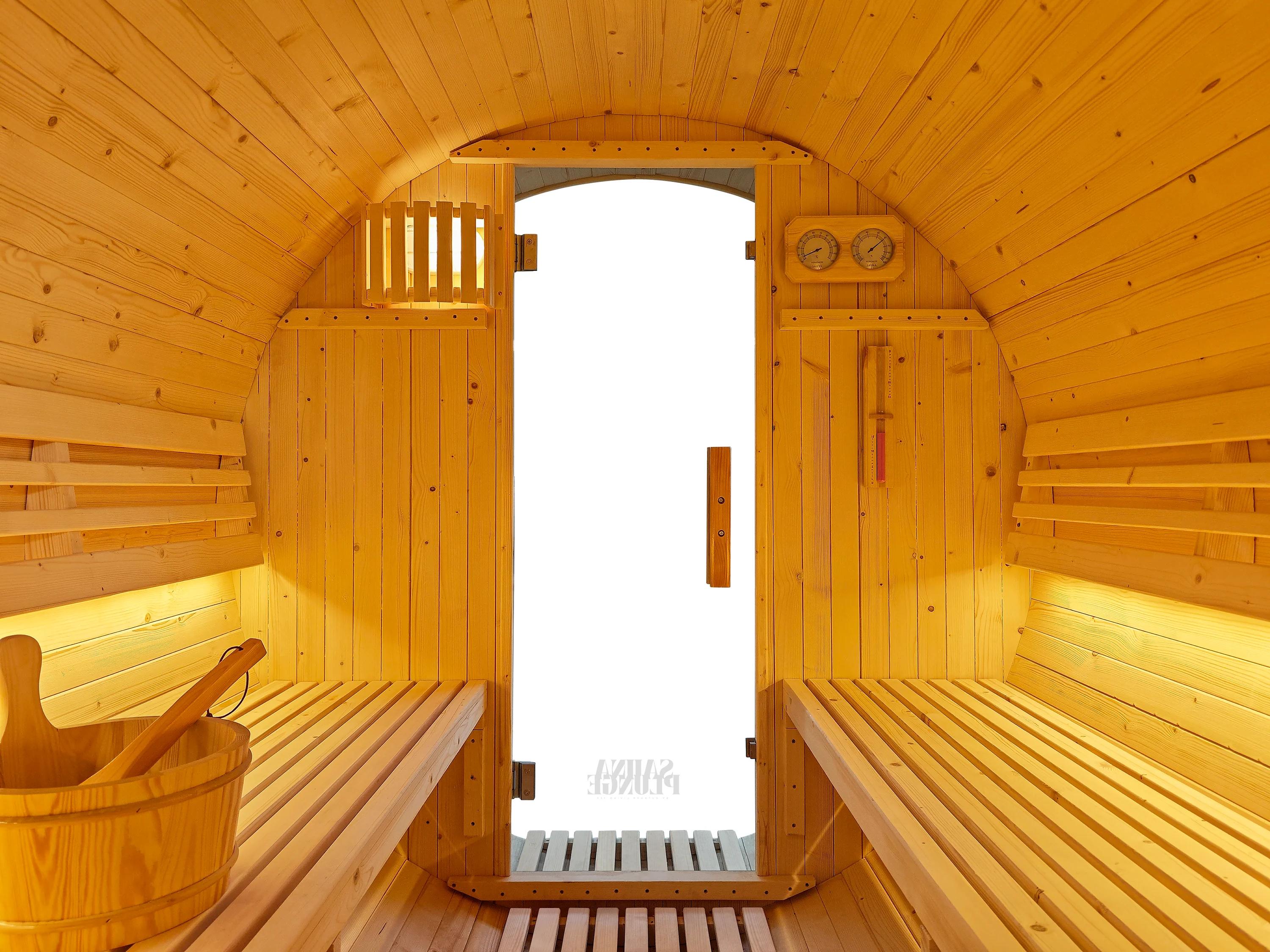 SaunaPlunge™ Pennine Barrel 6-Person Outdoor Sauna | Kaiku