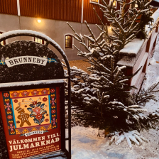 Brunneby Musteris röda lada med gårdsbutik och restaurang