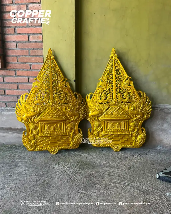 GUNUNGAN LOGAM KUNINGAN