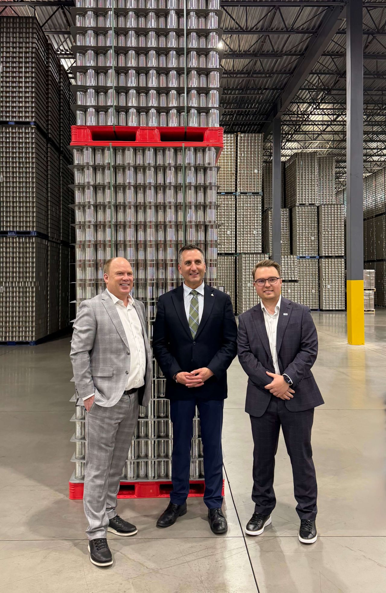 Trevor Jones, Ontario’s Minister of Agriculture, Food and Agribusiness, visits Ideal Can in Quebec