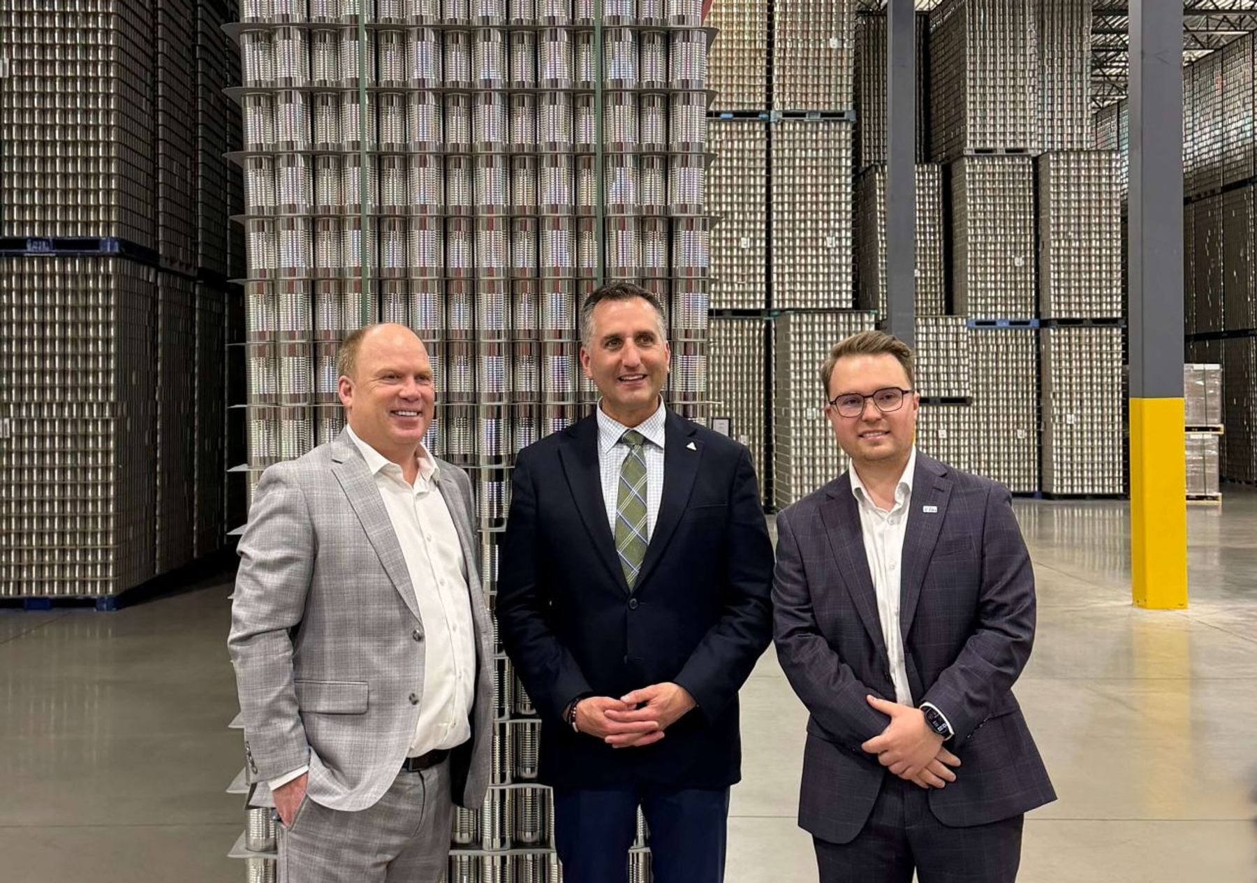 Trevor Jones, Ontario’s Minister of Agriculture, Food and Agribusiness, visits Ideal Can in Quebec