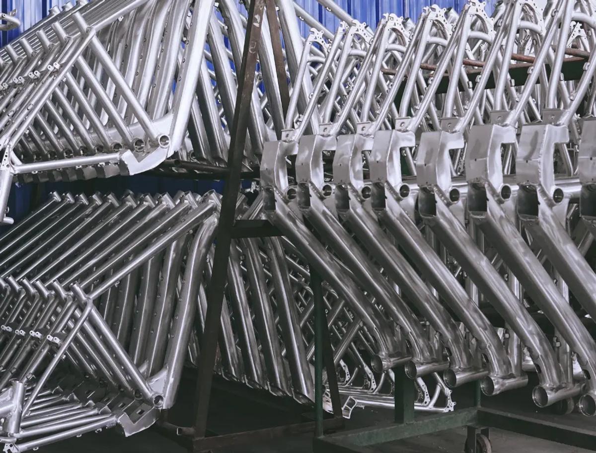 Beyond Metal: What B2B Buyers Should Know About E-Bike Frame Materials