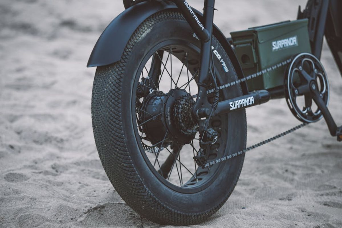 Nahaufnahme eines E-Bike-Reifens