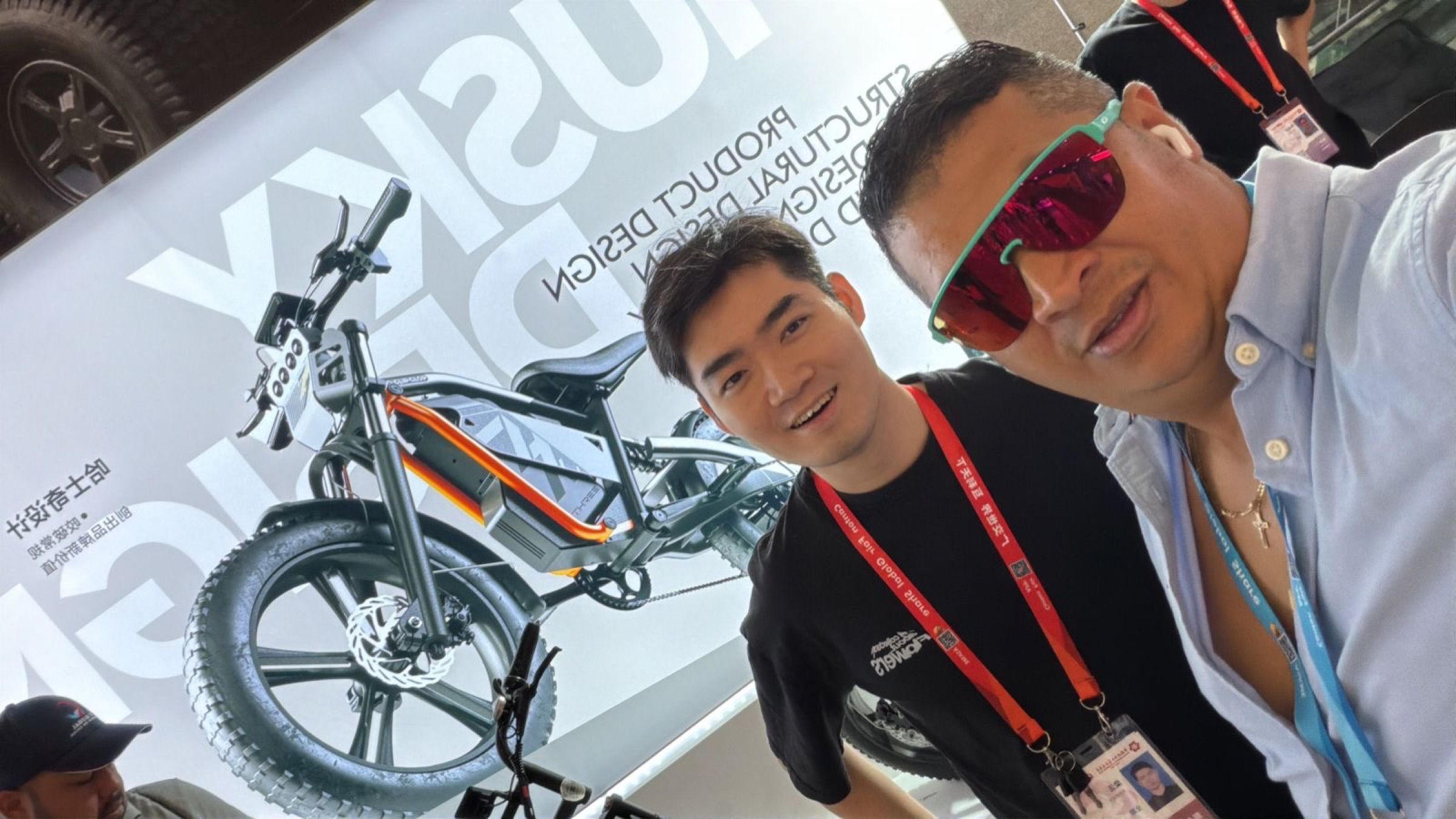 ClipClop team with an L-series e-bike at the 139th Canton Fair