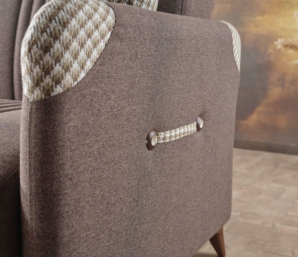 Brown / Patterned Detail