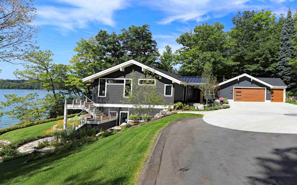 Financing Your First Home vs Your Second: How the Rules Change in Canada
