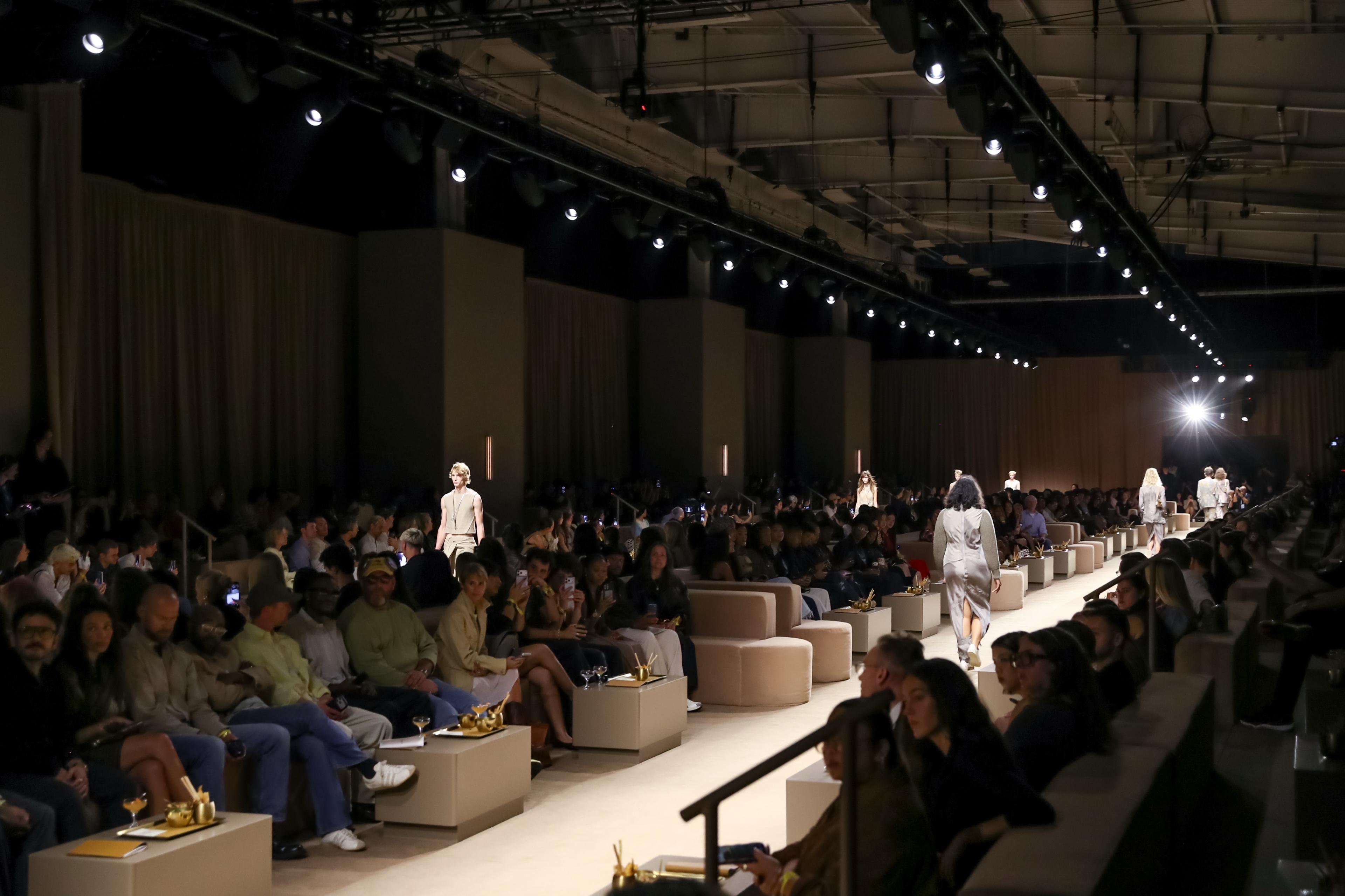 Coach SS27, Pier 36 (Basketball City)