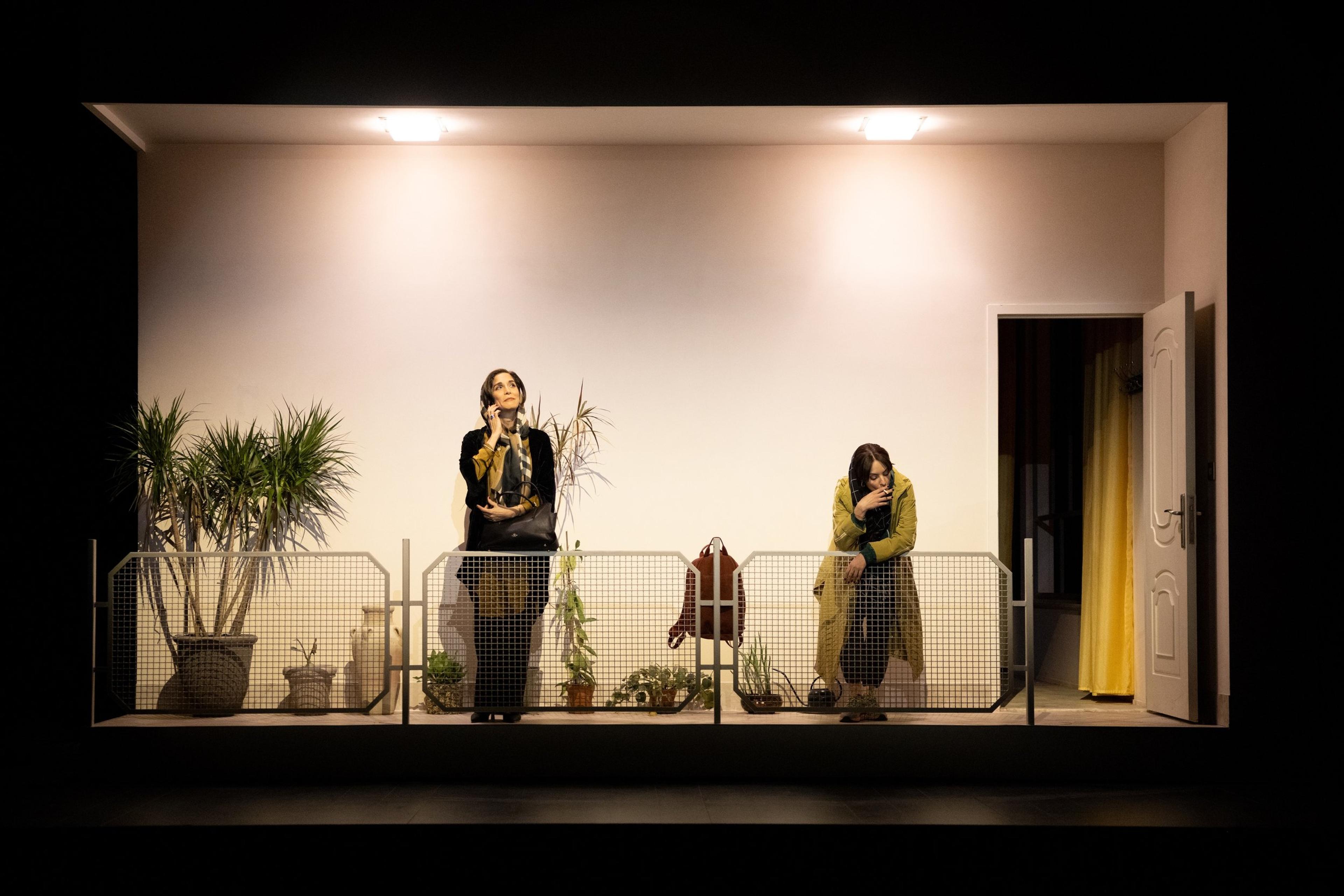 English, Todd Haimes Theatre; Roundabout Theater