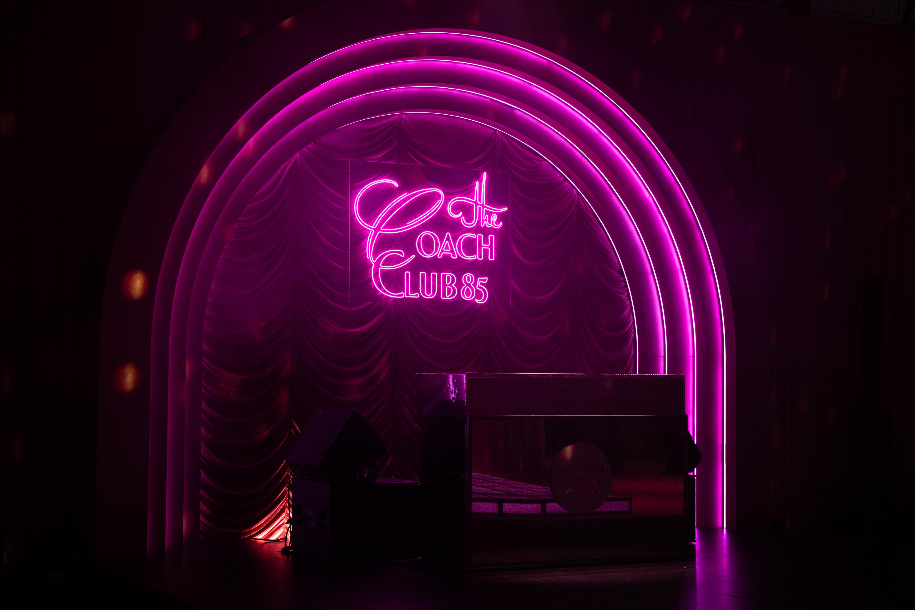 Coach SS27, Pier 36 (Basketball City)