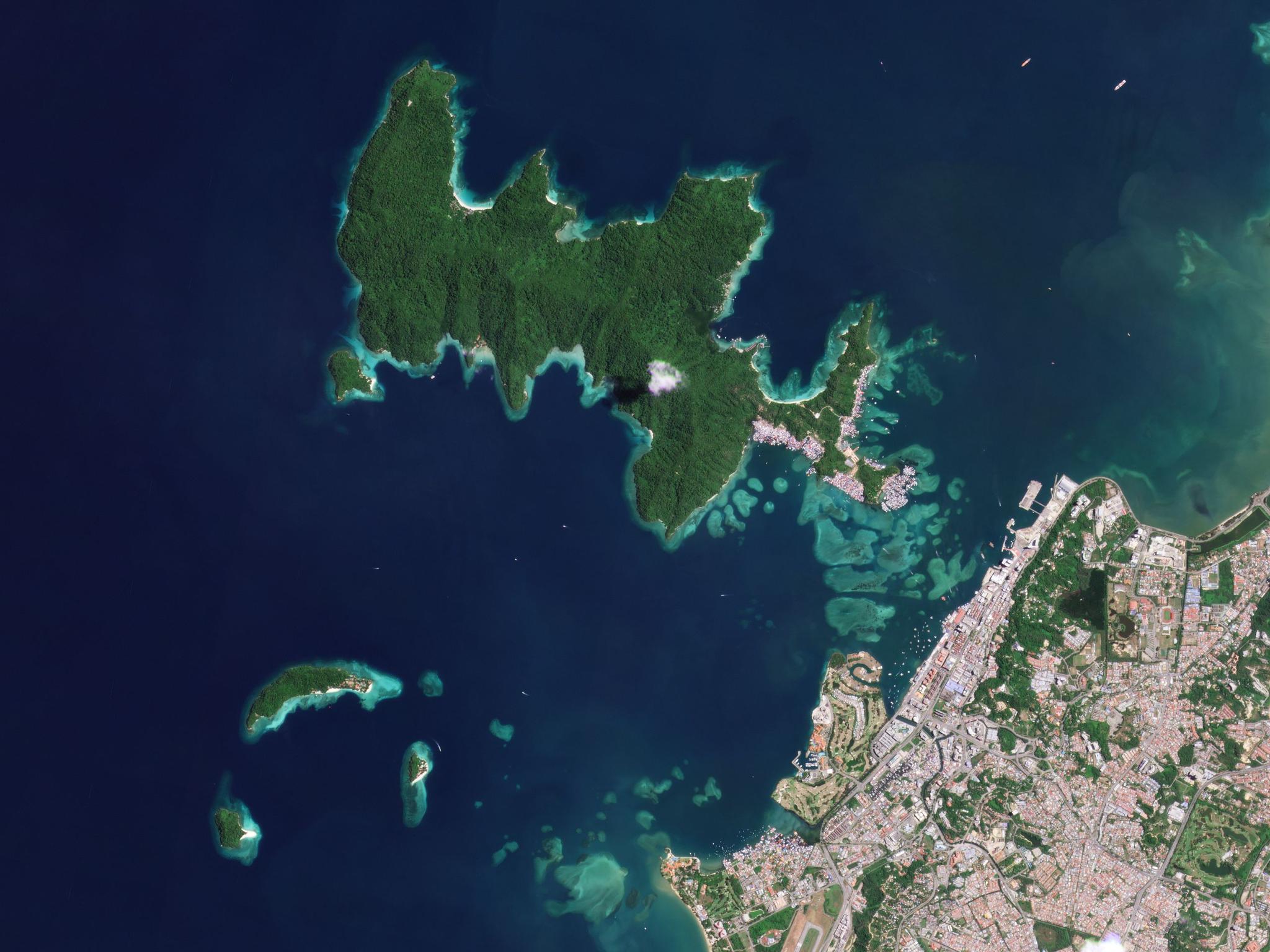 A PlanetScope image shows the islands of Tunku Abdul Rahman National Park and nearby Kota Kinabalu, on the Malaysian portion of Borneo. © 2021, Planet Labs Inc. All Rights Reserved.