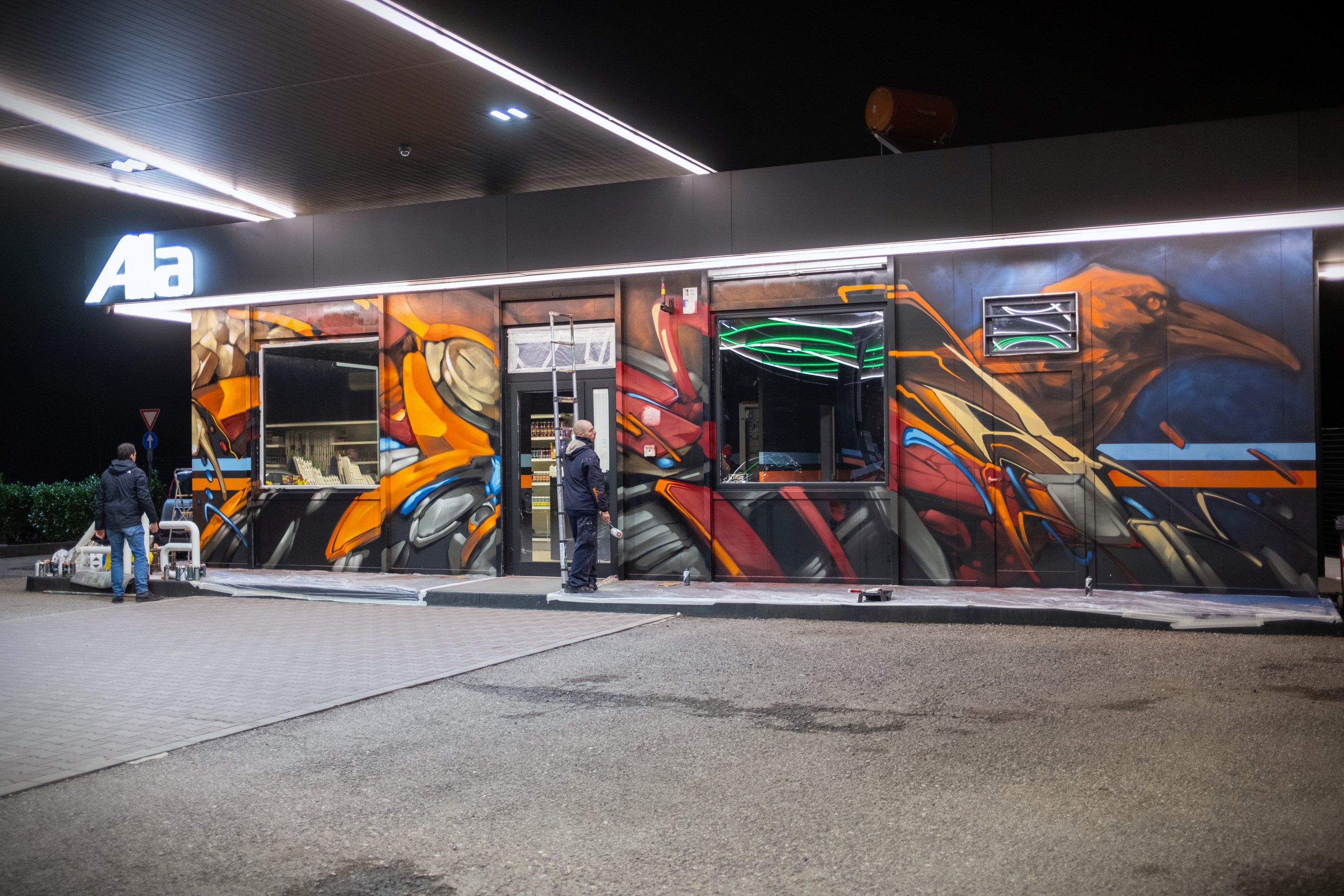 zona16-mural-ala-carburanti-distributore-quarrata-frontside-jpg
