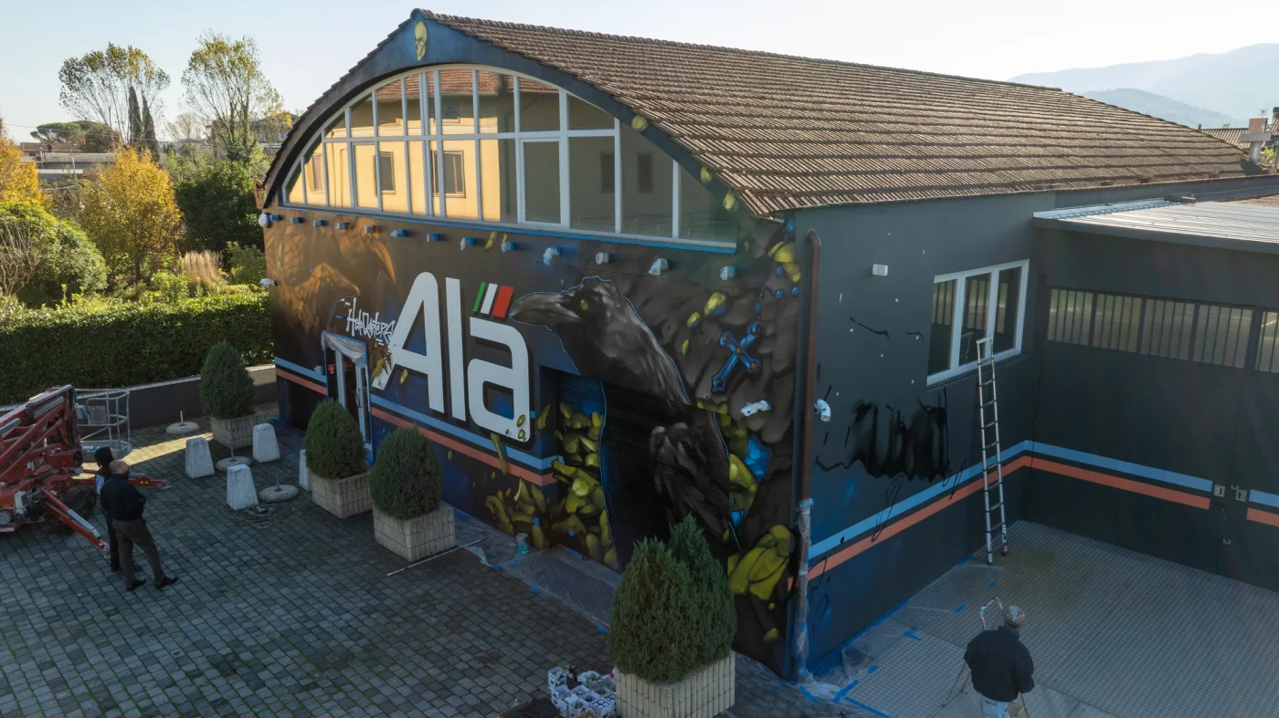 zona16-mural-ala-carburanti-headquarter-quarrata-skyview-jpg